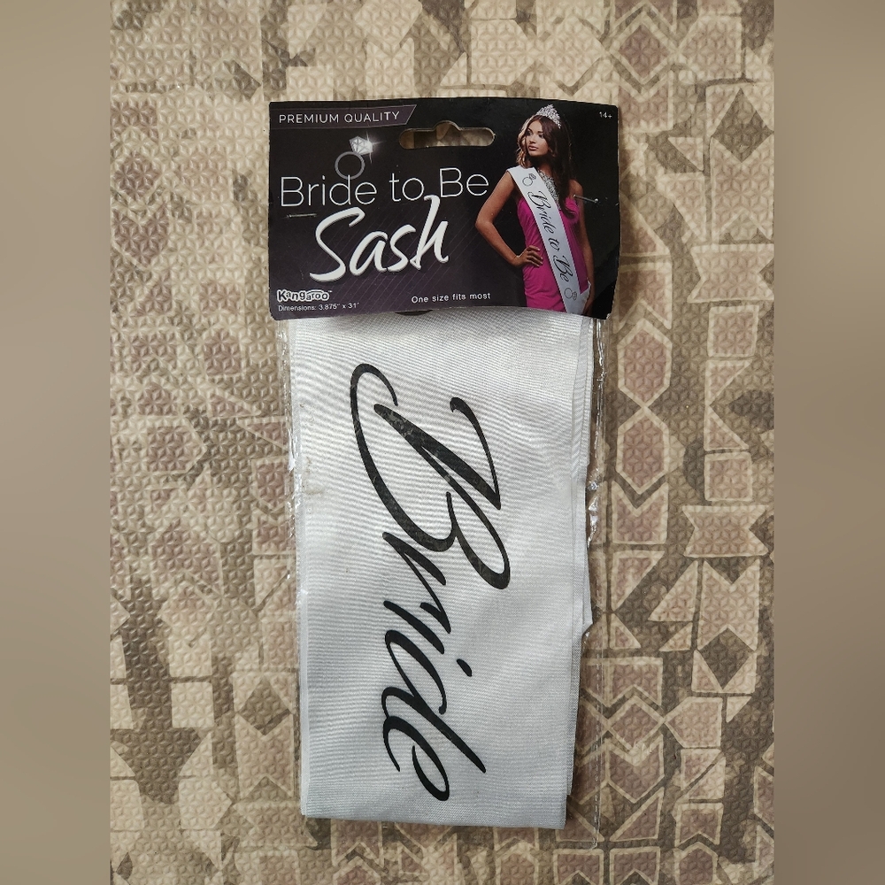 NWT Bride to Be Bachelorette Sash